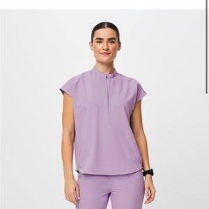COPY - Figs Rafaela Oversized Scrub Top. Lilac dawn color. Size small. NWT